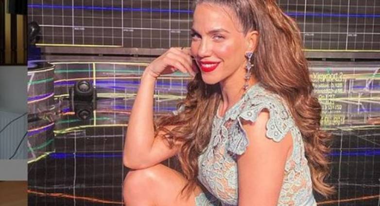 Η Κατερίνα Στικούδη ποζάρει χωρίς ίχνος μακιγιάζ