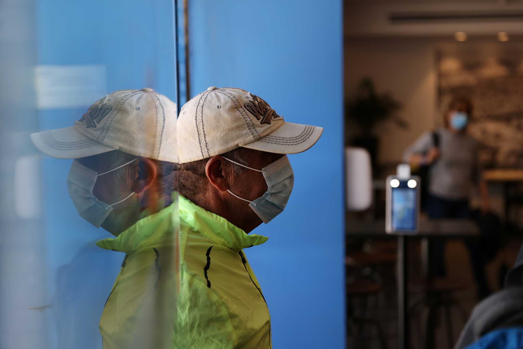 Πορτογαλία: Νυχτερινή απαγόρευση κυκλοφορίας τέλος – Παραμένουν οι μάσκες