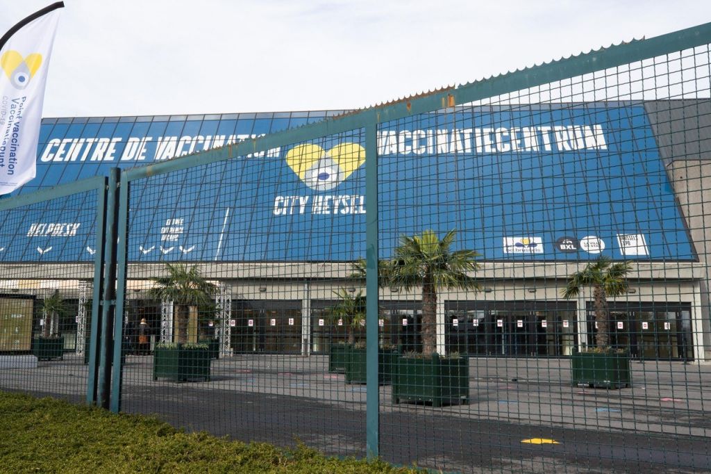 Βέλγιο: Λεωφορεία εμβολιασμού επιστρατεύουν οι Βρυξέλλες