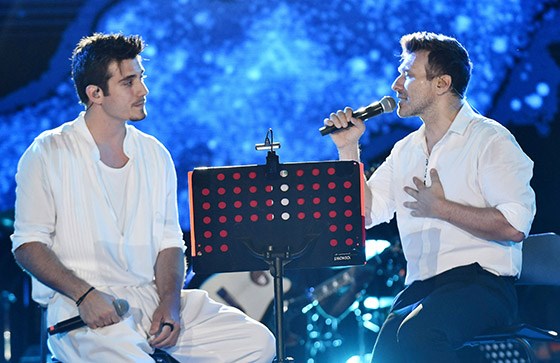 Γιάννης Πλούταρχος: Τραγούδησε μαζί με την κόρη και τον γιο του στη συναυλία του