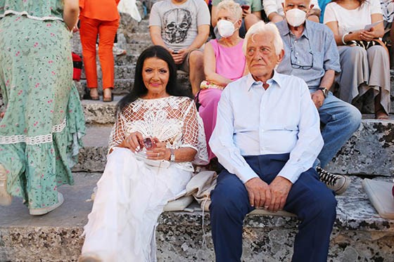 Ζωζώ Σαπουντζάκη: Σπάνια δημόσια έξοδος με τον σύντροφό της, Πύρρο Αναγνωστόπουλο