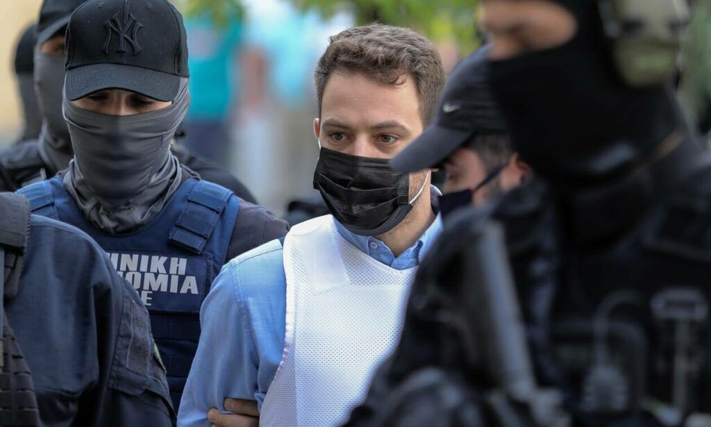 Φυλακές Κορυδαλλού: Ο ιερέας με το βιτριόλι εξομολόγησε τον δολοφόνο της Καρολάιν