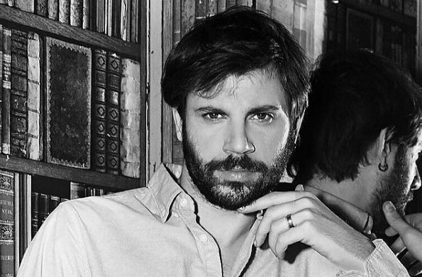 Survivor: Παίκτρια του παιχνιδιού είναι ζευγάρι με τον «Μανωλάκη» από το «Καφέ της Χαράς»