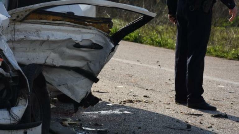 Τρομακτικό τροχαίο: Διαλύθηκε αυτοκίνητο που «καρφώθηκε» σε φορτηγό στην Κορίνθου – Πατρών - Σε κρίσιμη κατάσταση ο οδηγός (ΦΩΤΟ-ΒΙΝΤΕΟ)