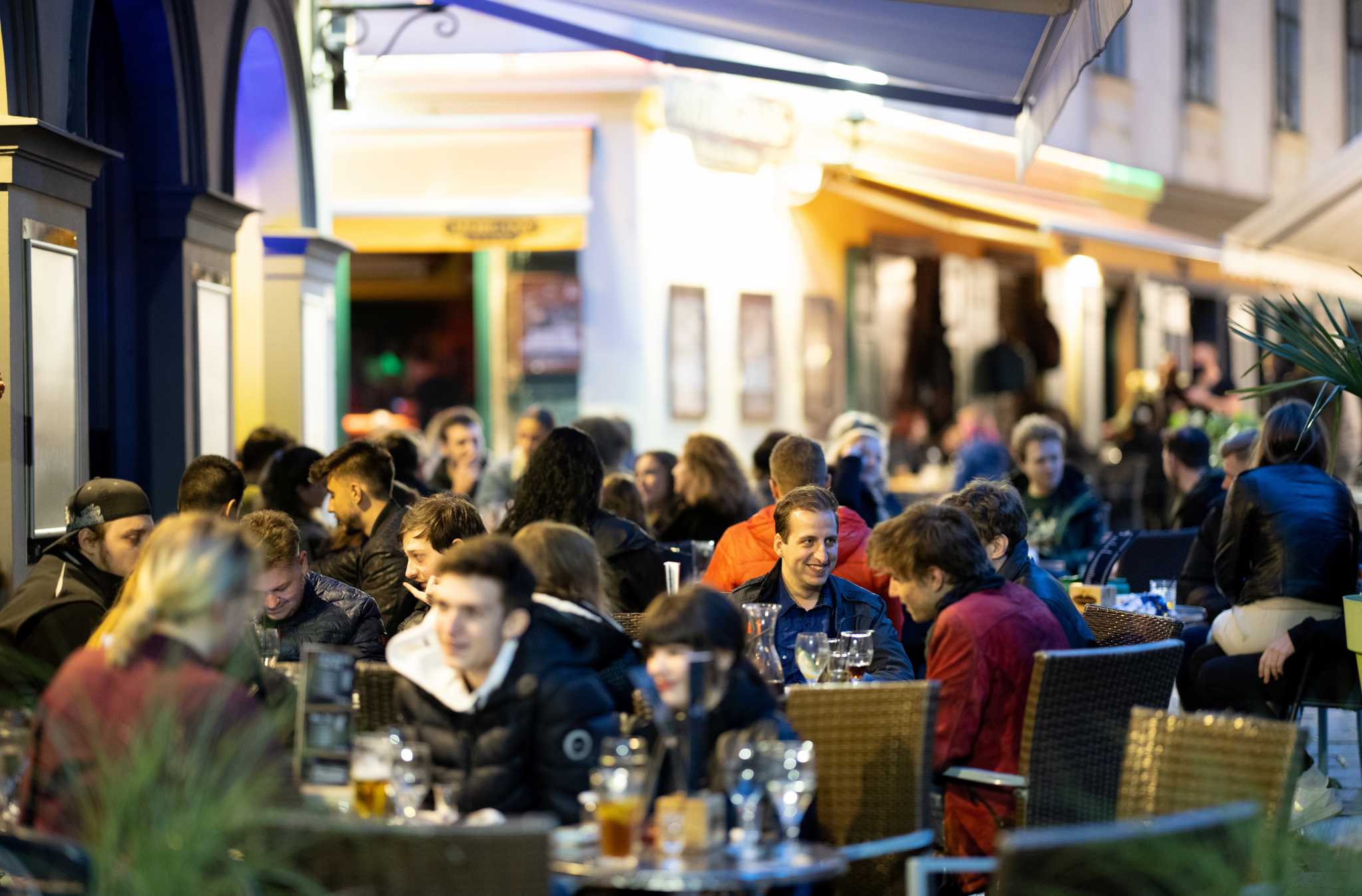 Αυστρία: Σχεδόν το ένα τρίτο των νέων κρουσμάτων κορονοϊού σχετίζονται με ταξίδια