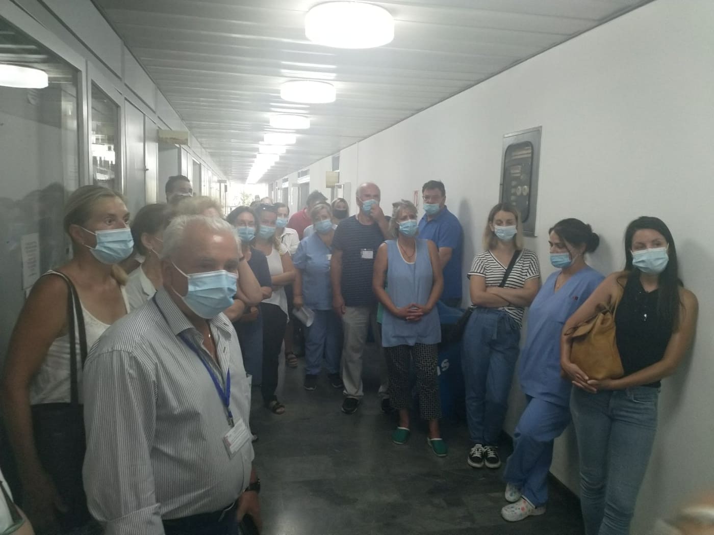 Νοσοκομείο "Αγ. Ανδρέας": Οι εργαζόμενοι ζητούν να μην παραδοθούν οι λίστες των ανεμβολίαστων