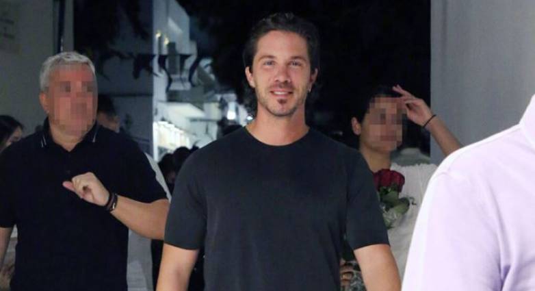 Νίκος Οικονομόπουλος: Του χορηγήθηκε οξυγόνο υψηλής ροής - Πότε θα πάρει εξιτήριο ο αχαιός τραγουδιστής