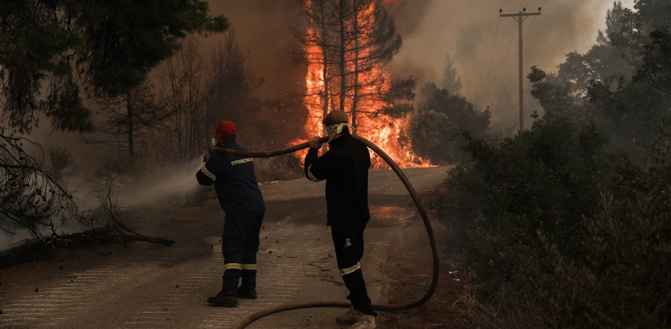 Φωτιά στην Αρκαδία: Στο νοσοκομείο τρεις πυροσβέστες