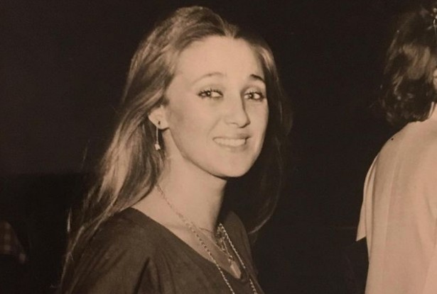 Μπορείτε να αναγνωρίσετε την νεαρή που άφησε μοναδικό στίγμα στην ελληνική τηλεόραση