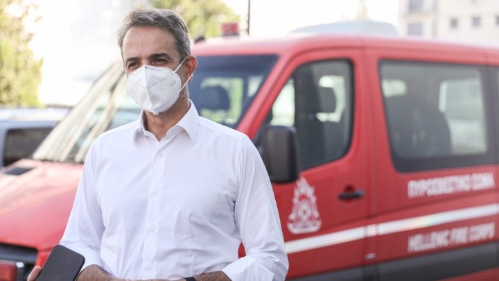 Στήριξη του πρωθυπουργού στους πυροσβέστες για τις υπεράνθρωπες προσπάθειές τους