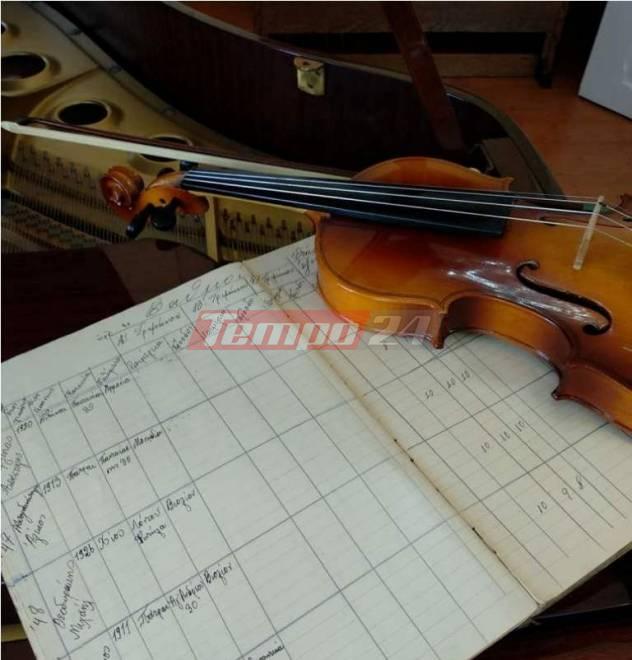Σε ωδείο της Πάτρας έκανε μαθήματα βιολιού ο Μίκης Θεοδωράκης – Το μαθητολόγιο και οι βαθμοί του - (ΦΩΤΟ)