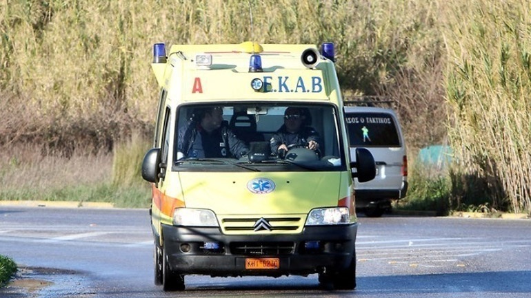 Ένας νεκρός και δύο τραυματίες σε τροχαίο