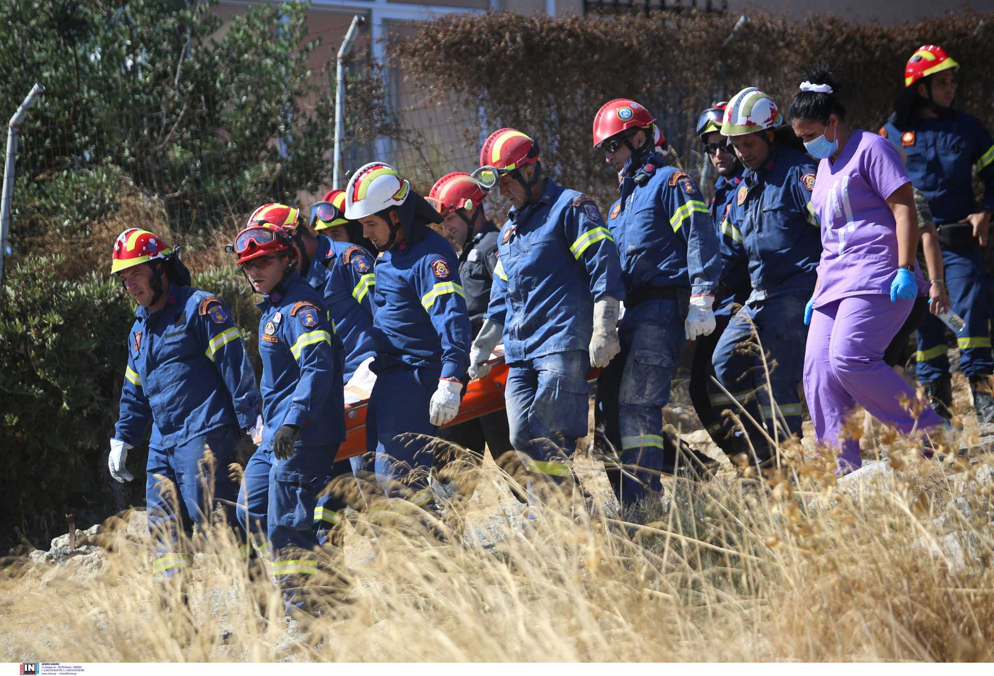 Σεισμός στο Ηράκλειο: Νεκρός ο πατέρας, τραυματίας ο γιος στο εκκλησάκι που κατέρρευσε - Πολλά τα ακατοίκητα σπίτια, σε καταυλισμούς οι σεισμόπληκτοι (ΦΩΤΟ)
