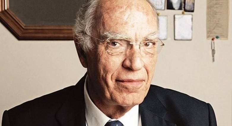 Σε κρίσιμη κατάσταση με κορονοϊό ο Βασίλης Λεβέντης που είναι ανεμβολίαστος – Διασωληνώθηκε