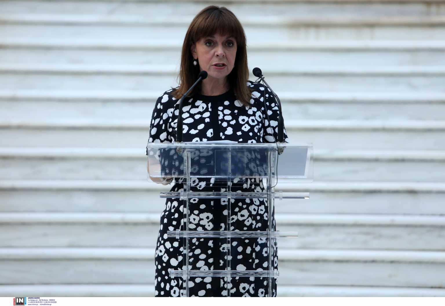 Η Κατερίνα Σακελλαροπούλου θα υποδεχθεί τον Γιάννη Αντετοκούνμπο και την οικογένειά του