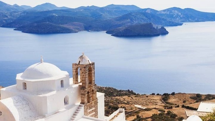 Η Μήλος το καλύτερο νησί στον κόσμο σύμφωνα με το περιοδικό «Travel + Leisure»