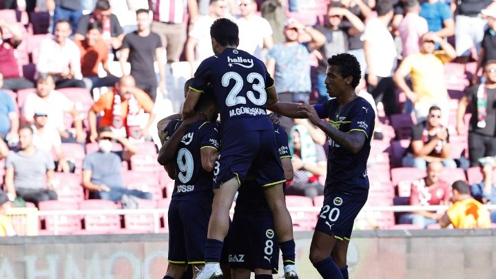 Στην κορυφή η Φενέρμπαχτσε