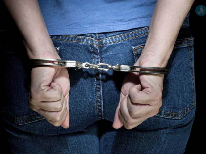 Φυγόδικος δάγκωσε αστυνομικό την ώρα της σύλληψης