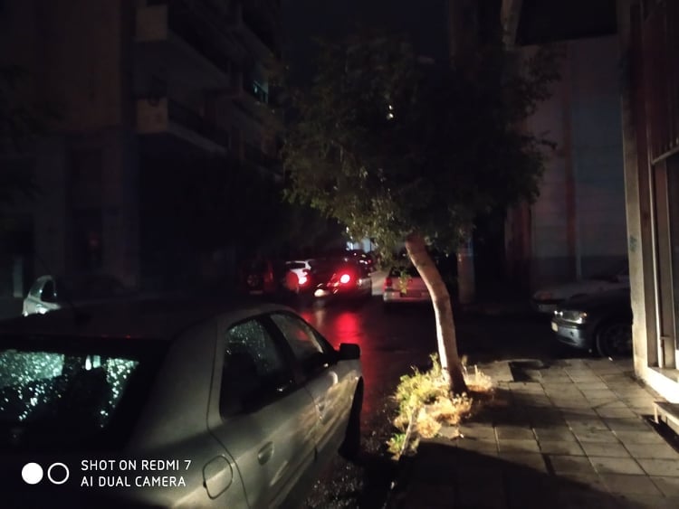 Πάτρα: "Στα σκοτάδια" η οδός Παπαφλέσσα