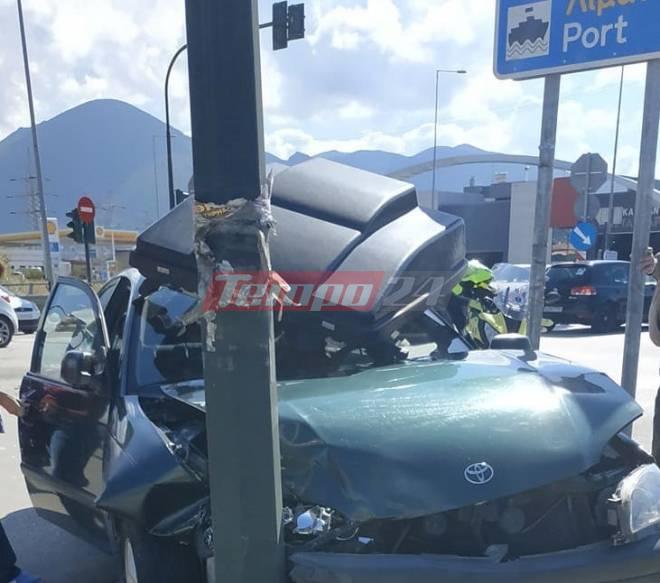 Πάτρα: Τροχαίο στην Ακρωτηρίου - Αυτοκίνητο προσέκρουσε σε κολόνα - Ενας τραυματίας (ΦΩΤΟ)