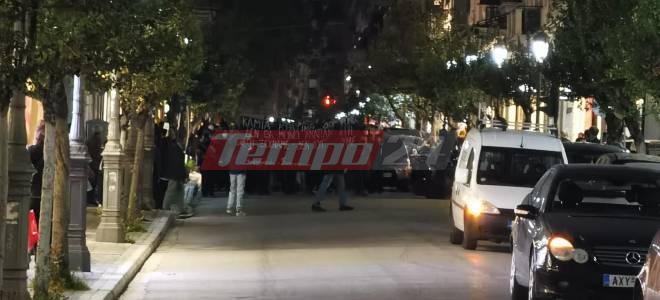 Πάτρα: Πορεία υπέρ του 20χρονου Ρομά στο Πέραμα - Έκλεισαν δρόμοι (ΦΩΤΟ-ΒΙΝΤΕΟ)