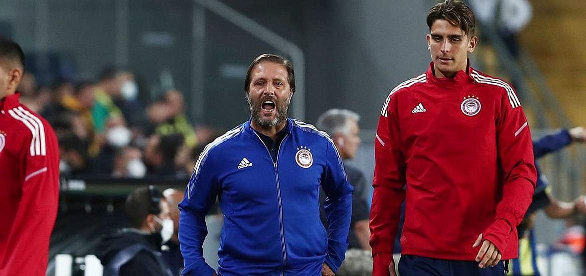 «Φρεσκάρει» τον Ολυμπιακό με Παναθηναϊκό ο Μαρτίνς