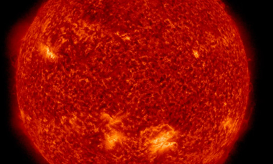 Ηλιακή καταιγίδα θα χτυπήσει τις επόμενες ώρες τη Γη – Τι λένε επιστήμονες
