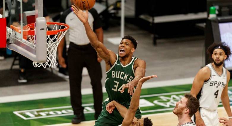 Greak Freak show και νίκη των Μπακς στην Ιντιάνα (109-119)