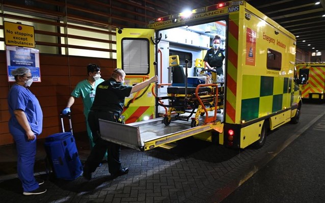 Βρετανία: Αντιμέτωπο με σοβαρές ελλείψεις υγιοενομικού προσωπικού το ΕΣΥ