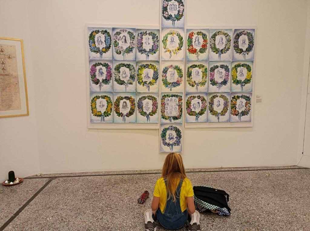 Με ξεναγήσεις μαθητών συνεχίζεται η έκθεση «Προς Επισκευήν Ολομελείας - μια διαφορετική προσέγγιση της ελληνικής επανάστασης από τους εικαστικούς του σήμερα»