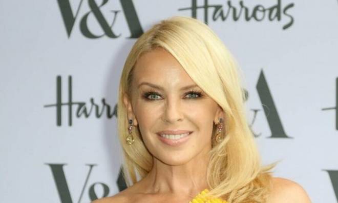 Η Κάιλι Μινόγκ επιστρέφει στην Αυστραλία