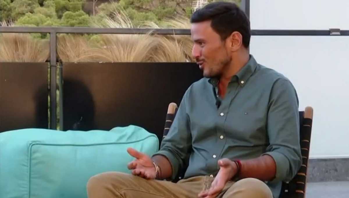 Κώστας Τσουρός: «Είχαμε μια περίεργη ιστορία με την Ελεωνόρα Μελέτη σε παραλία γυμνιστών»