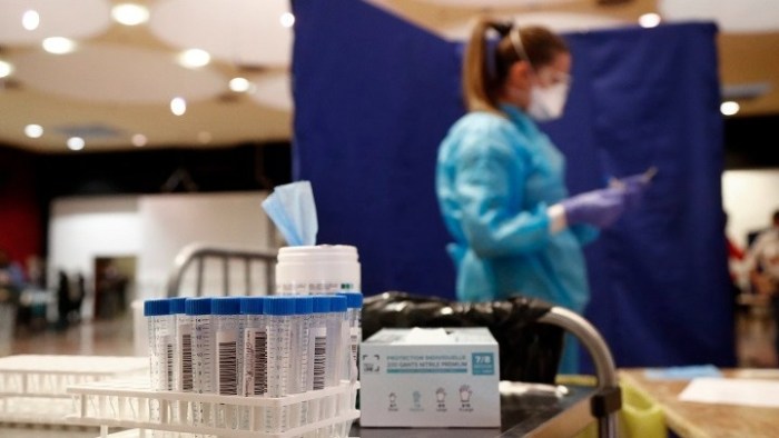 Κορονοϊός: Συναγερμός για την εκτόξευση κρουσμάτων και εισαγωγών - Εξετάζονται νέα μέτρα για τους ανεμβολίαστους