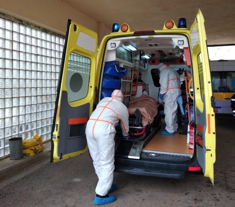 Εφιαλτική εφημερία στο νοσοκομείο "Αγ. Ανδρέας" - Δεκάδες εισαγωγές - Ζευγάρι ηλικιωμένων, μάνα και κόρη ανεμβολίαστες μεταξύ των διακομιδών