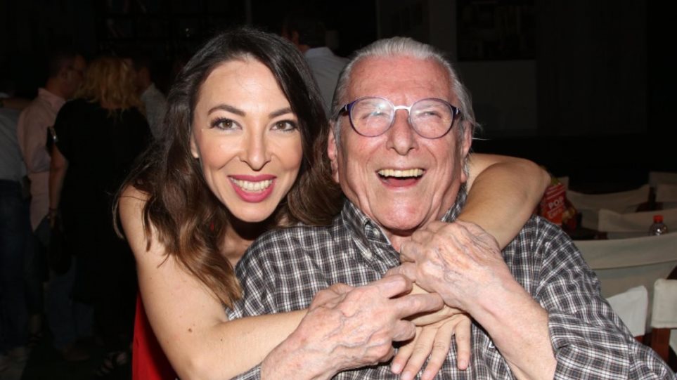 Κώστας Βουτσάς – Συγκλονιστική ανάρτηση της Αλίκης Κατσαβού – «Όταν όλα ήταν αλλιώς…»