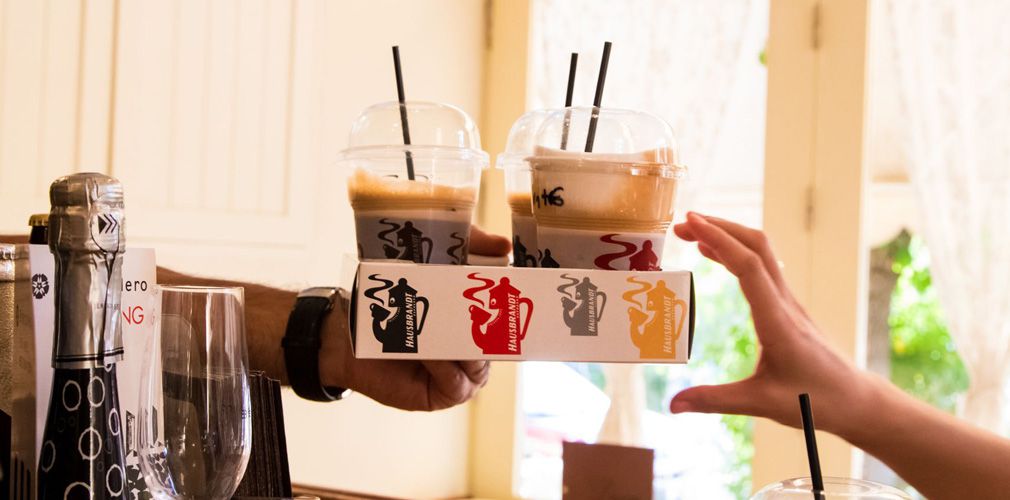 Ακριβότερος ο καφές και το delivery από 1η Ιανουαρίου – Μπαίνει τέλος στα πλαστικά