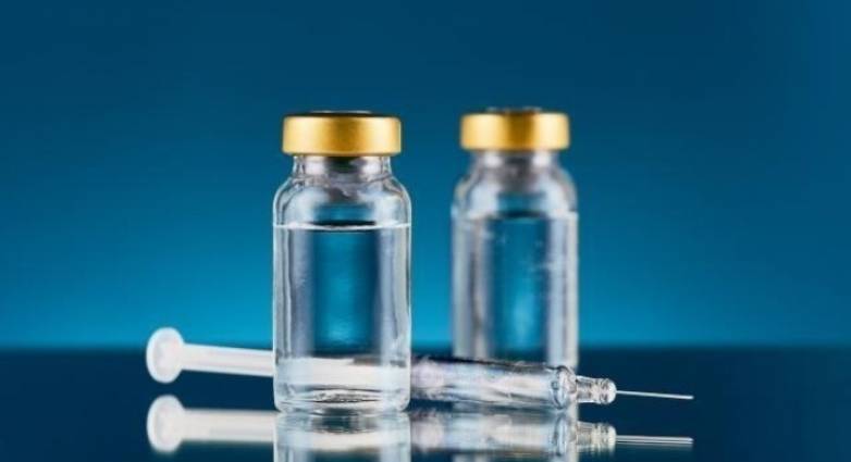 Βρετανία: Ουρές στα εμβολιαστικά κέντρα ανήμερα των Χριστουγέννων λόγω μετάλλαξης Όμικρον