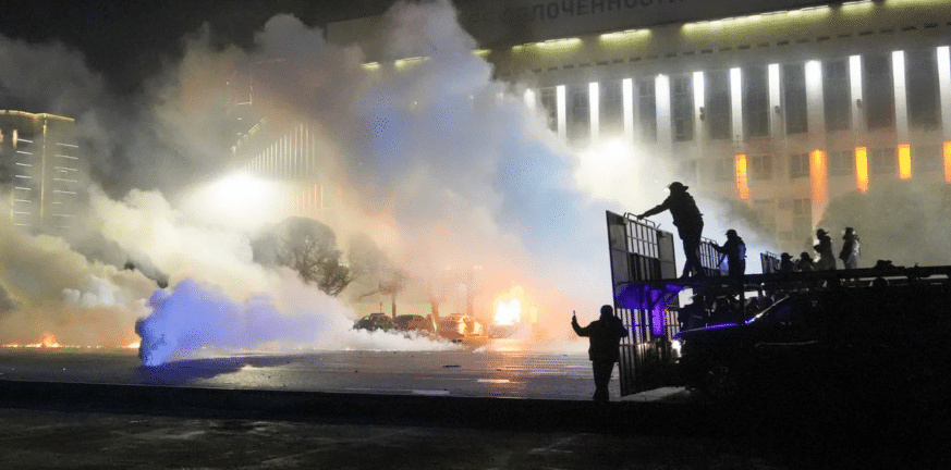 Αιματοκύλισμα στο Καζακστάν: Τουλάχιστον 40 νεκροί, χιλιάδες συλλήψεις