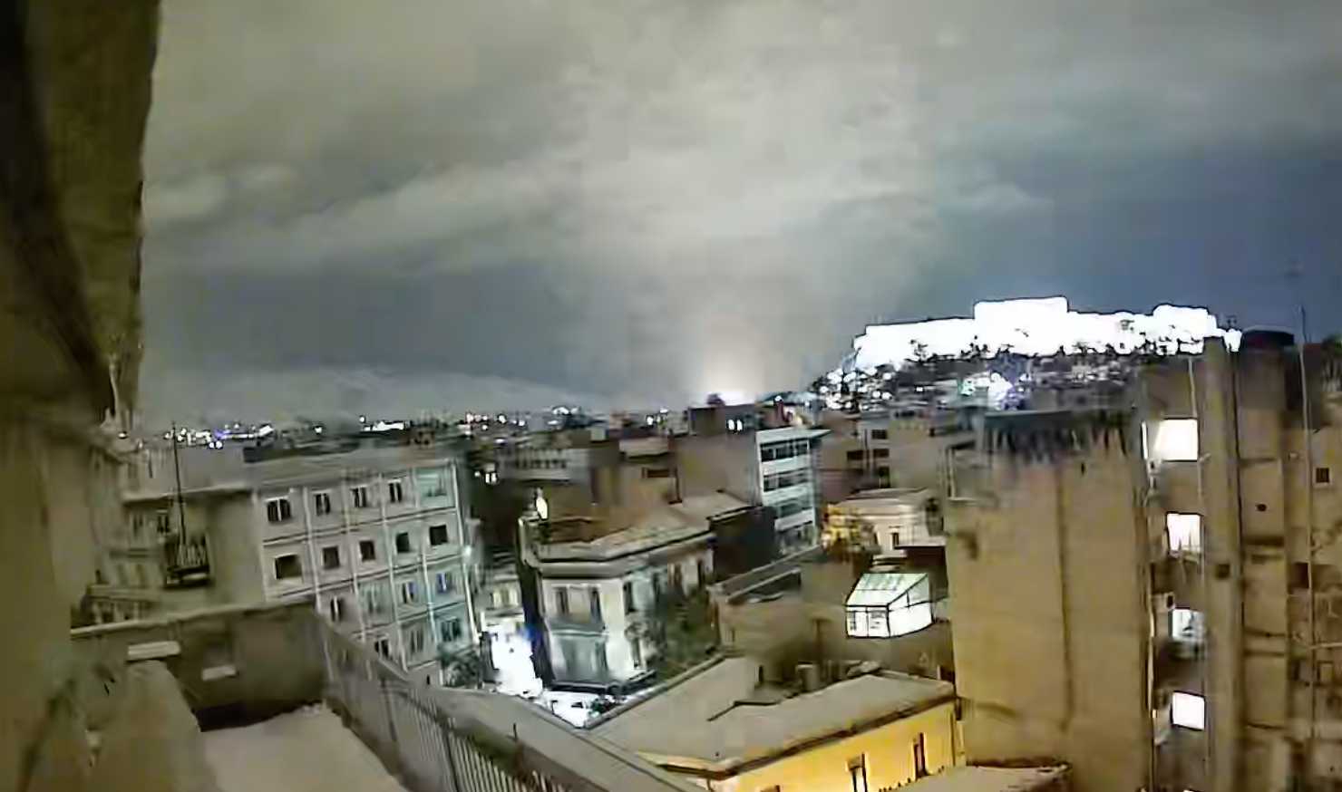 Η στιγμή της έκρηξης στην Συγγρού – Βίντεο