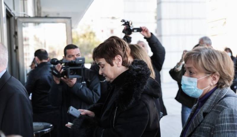 Μητέρα Ελένης Τοπαλούδη για τη διακοπή της δίκης: «Από το Θεό να το βρείτε! Θα σας κάψω όλους!»