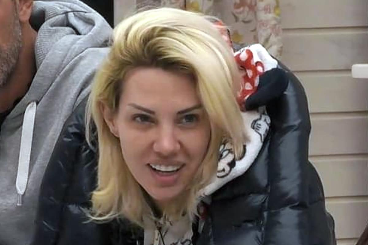 Η Σάσα Μπάστα καταρρέει στη Φάρμα
