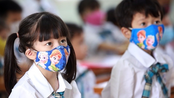 Ξανανοίγουν τα σχολεία στο Βιετνάμ μετά από ένα χρόνο
