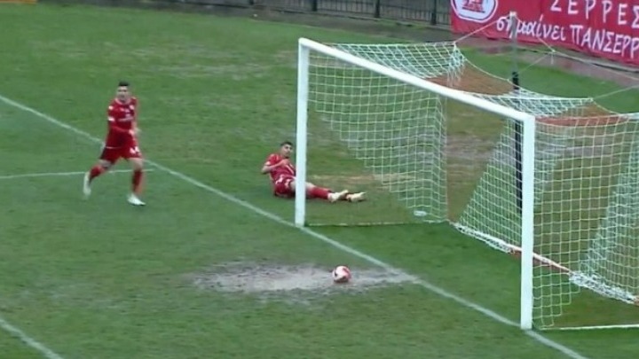 «Όρθια» στη... λασπομαχία η ΑΕΛ