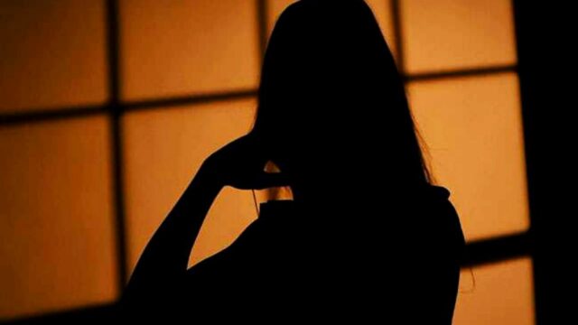 Δάγκωσε τον πρώην σύζυγό της μόλις τον είδε με άλλη