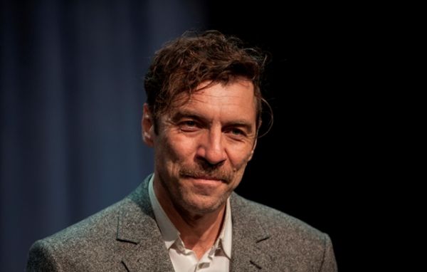 Γιάννης Στάνκογλου: «Μπορεί να φιλήσεις ένα φίλο σου στο στόμα, σιγά»