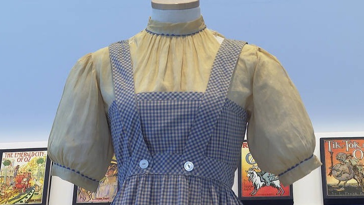 Πωλείται σε δημοπρασία φόρεμα της Τζούντι Γκάρλαντ από την ταινία «Ο Μάγος του Οζ»