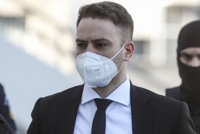 Από ώρα σε ώρα η απόφαση του δικαστηρίου για τον Μπάμπη Αναγνωστόπουλο - "H Καρολάιν πήγε σαν το σκυλί στο αμπέλι"