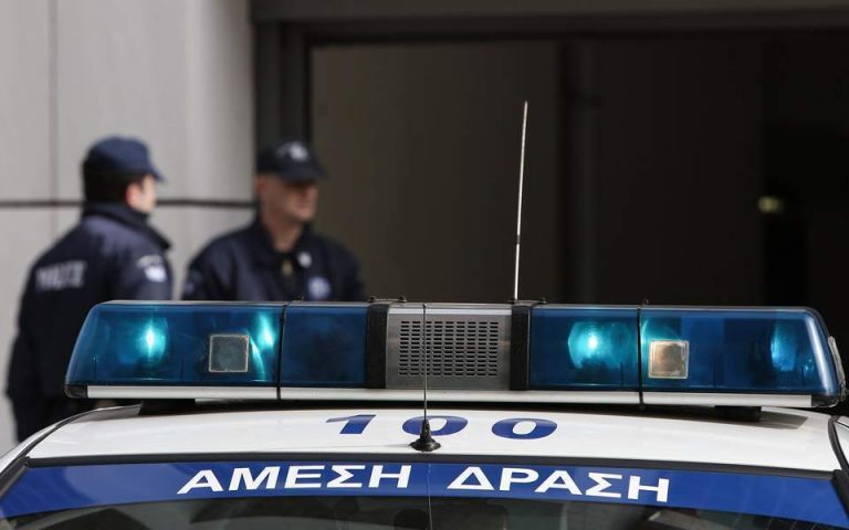Έκρυβαν όπλα και χειροβομβίδες σε κοτέτσι