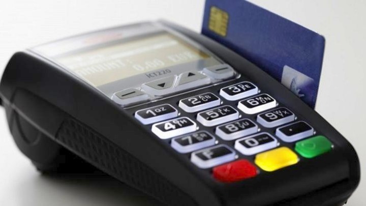 Συναλλαγές ακόμη και κάτω των δύο ευρώ με πλαστικό και ψηφιακό χρήμα