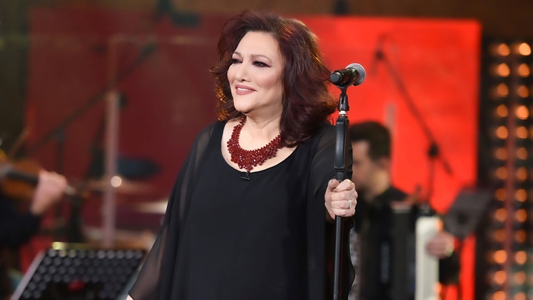 Ελένη Βιτάλη: Mεταφέρθηκε εσπευσμένα στο νοσοκομείο μετά απο έντονους πόνους κατα τη διάρκεια συναυλίας της